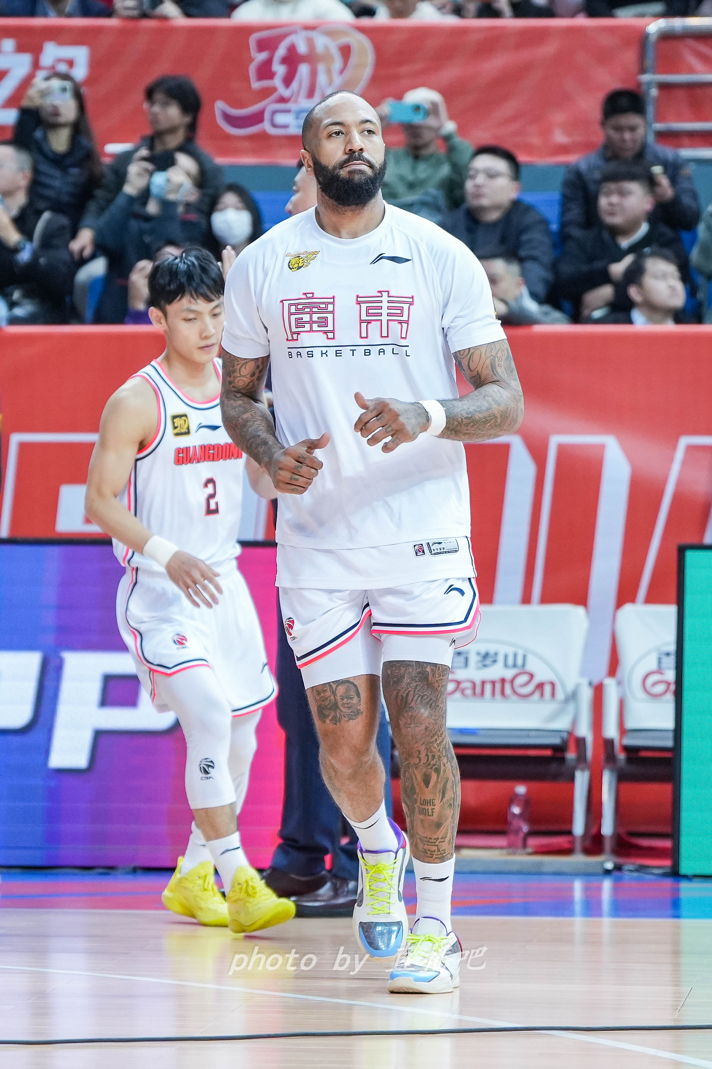  打得不錯！36歲吉倫沃特原本的第三外援卻成廣東男籃的真大腿