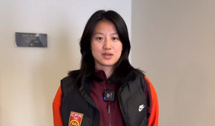  汪琳琳：范迪克是我的偶像和目標(biāo)，希望變成他那樣全面的中后衛(wèi)