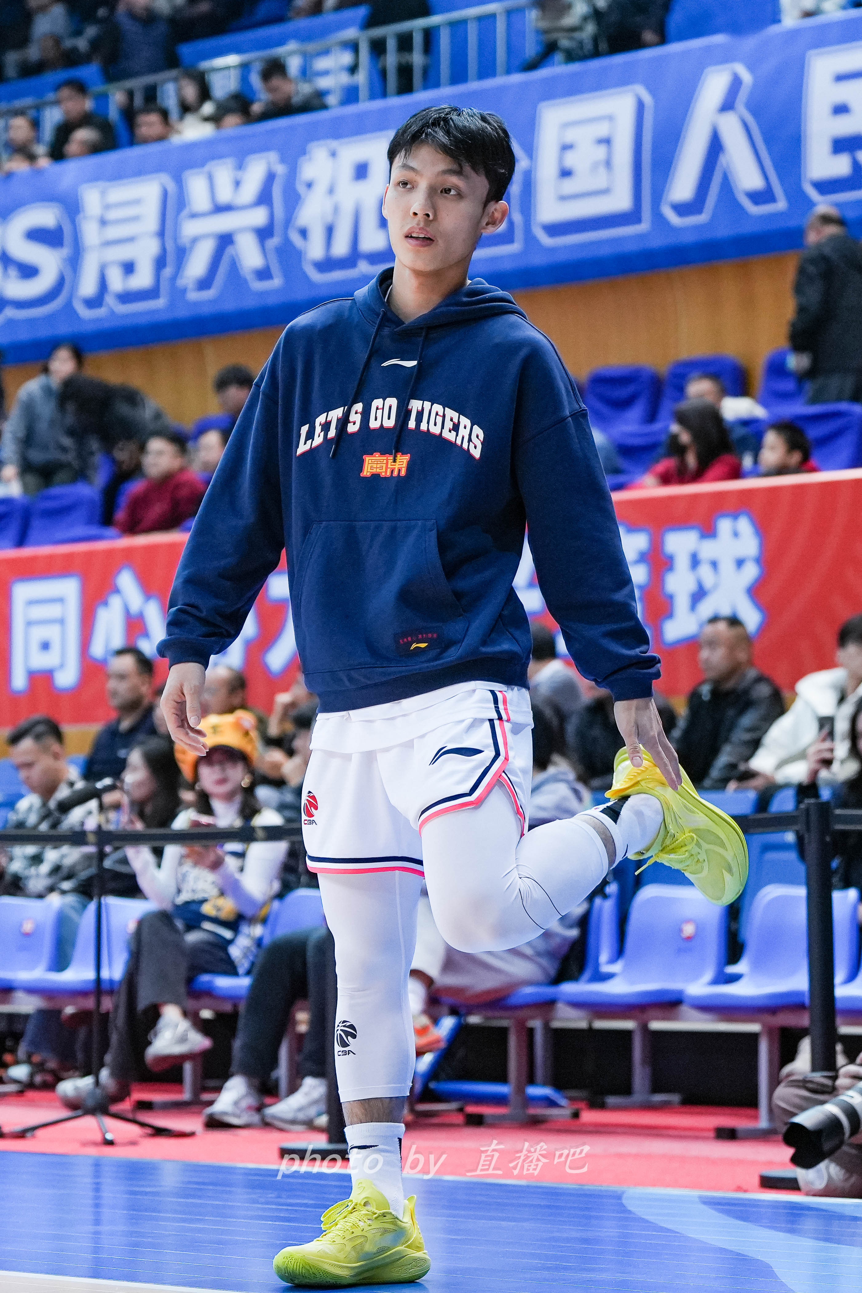  “控球中鋒”！徐杰這身體素質(zhì)有億點(diǎn)東西