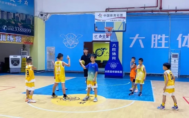  廣東河源體彩少兒籃球培訓(xùn)班：結(jié)營不散場，夢想正啟航