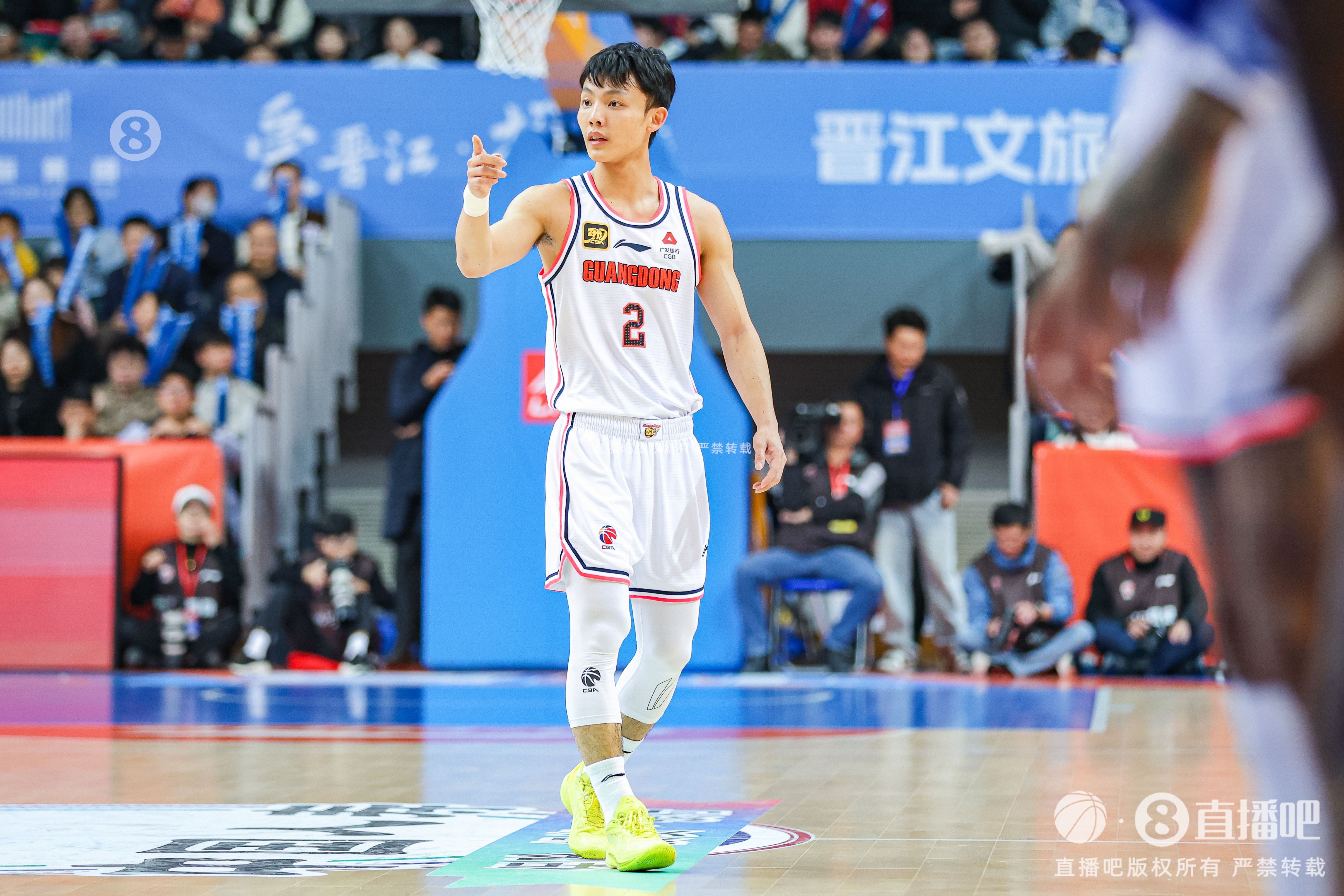  徐杰：身高不是打籃球的唯一標(biāo)準(zhǔn) 努力、勤奮、自律也是天賦