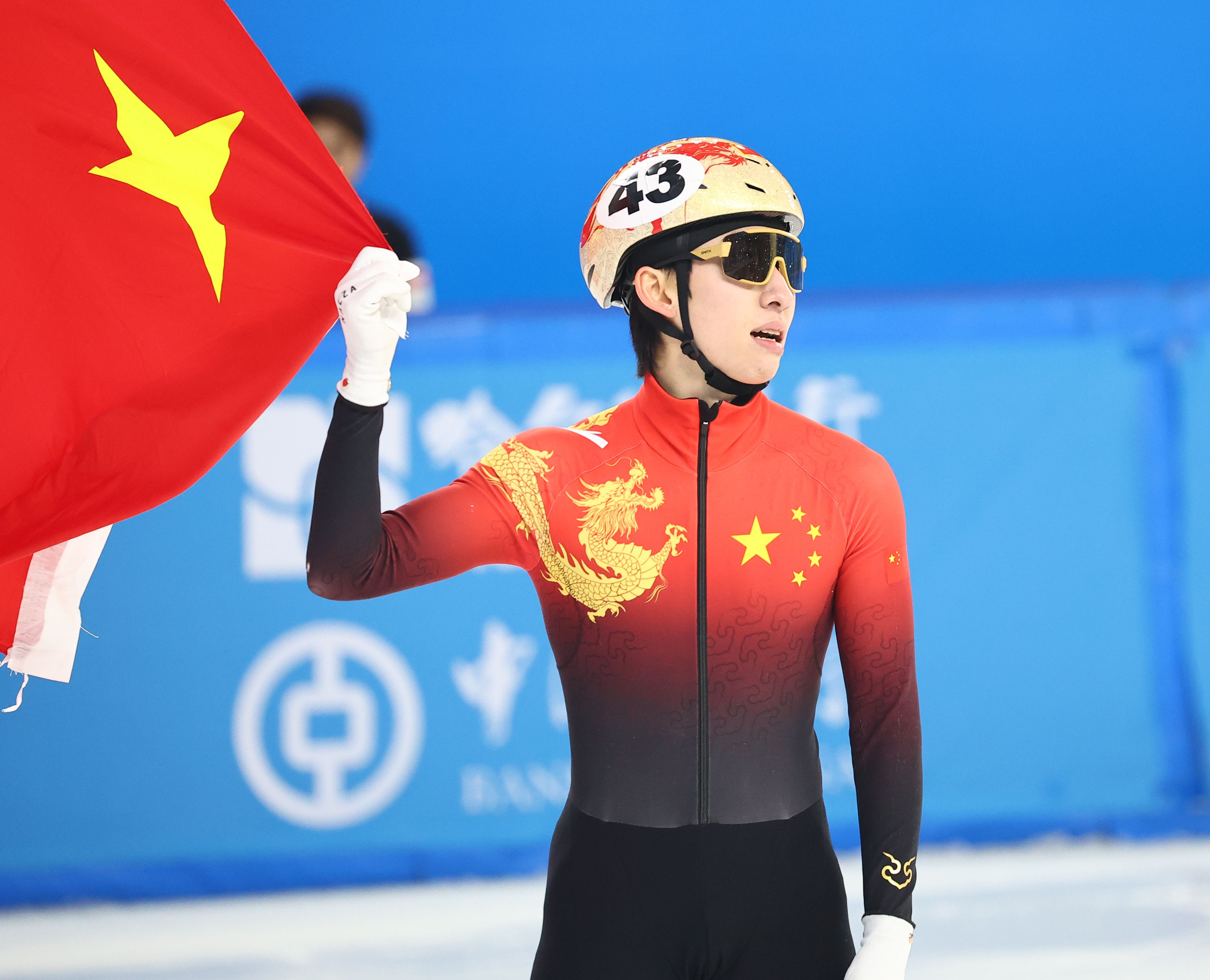  媒體人：中國冰雪歸化非常成功，但足球歸化花更多錢卻連水花都沒