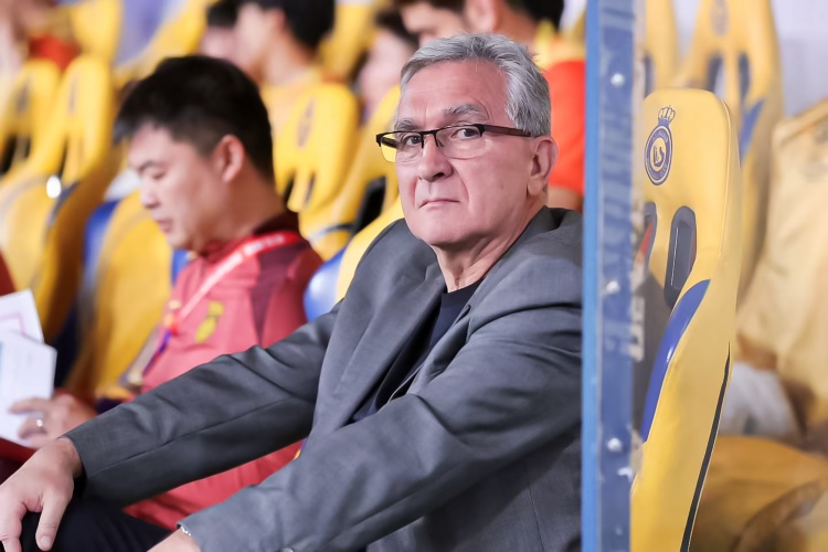  媒體人：國(guó)足變陣4231可能性不大，陣中僅3人能打后腰不夠用